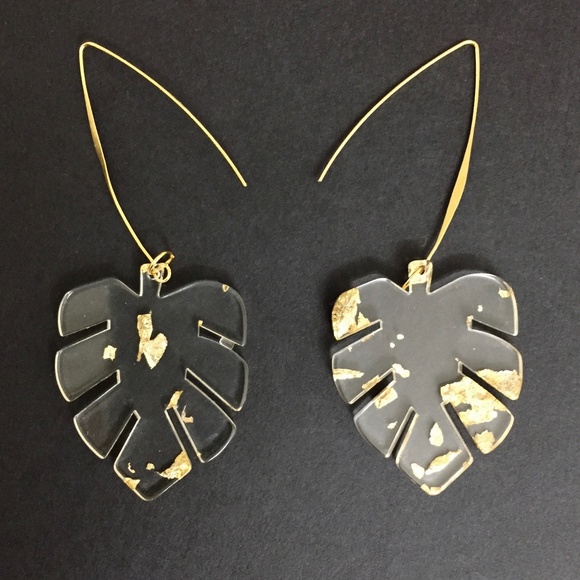 Jewelry - Trending earrings [NWOT]